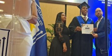 Colegio evangélico Simón Bolívar gradúa 122 estudiantes de los niveles inicial, primario y Bachilleres