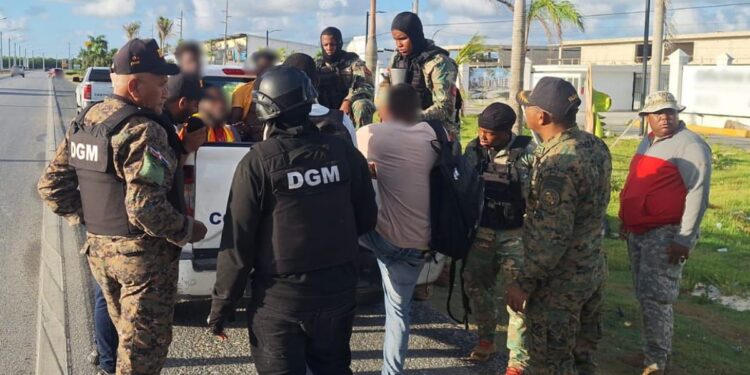 Operativos de interdicción migratoria suman 2,020 detenciones este miércoles