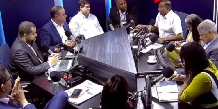 Ministro de agricultura, Oliverio Espaillat, promete sembrar Proyecto La Cruz de Manzanillo