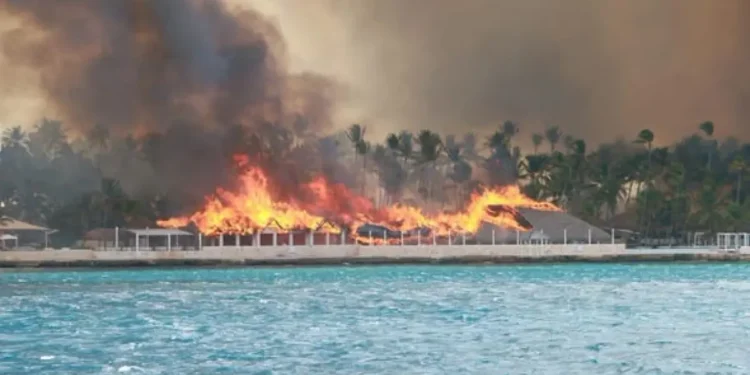 ¿Qué se sabe del incendio en el Viva Wyndham Dominicus Beach y la evacuación de huéspedes?