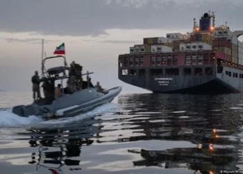 Irán cierra el estrecho de Ormuz ante ataques de Israel en el Líbano