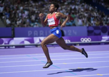 Marileidy Paulino gana en París y establece la mejor marca mundial del año en los 400 metros