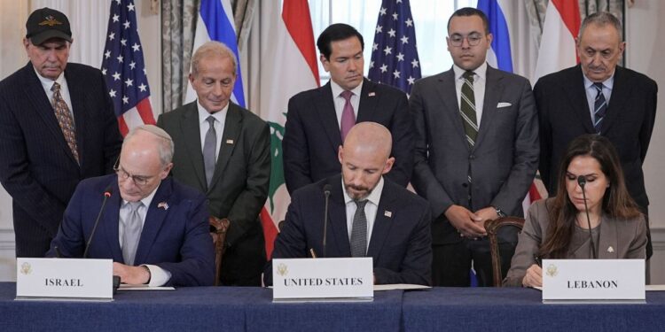 EEUU, Líbano e Israel firman un acuerdo para sentar bases paz