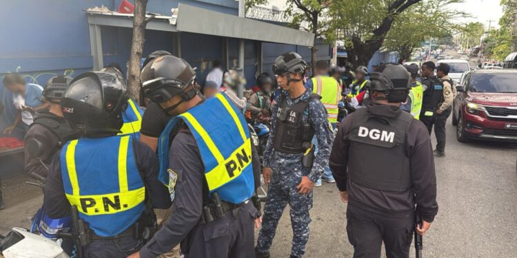 DGM detiene a 742 extranjeros en condición migratoria irregular y deporta 815 durante operativos realizados este viernes a nivel nacional