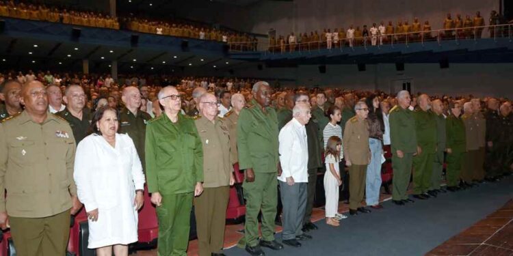 Presidente dice Cuba vive horas cruciales; denuncia genocidio