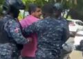 Repudian actuación policial contra un regidor en el malecón de Puerto Plata