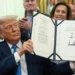 Trump firma la ley que destina 70.000 millones de dólares al control de la inmigración