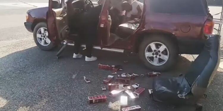 Ejército incauta 50,000 cigarrillos de contrabando ocultos en vehículo