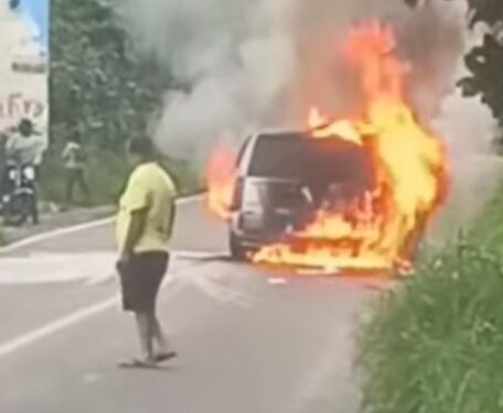Se incendia Yipeta quedando reducida a escombros en Carrizal Restauración 