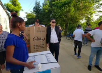 Empresario Takeshi Mukai lleva jornada de asistencia social a Palo Colorado y beneficia a decenas de familias