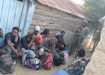 Ejército intercepta a 108 migrantes indocumentados en operativos de seguridad fronteriza en Dajabón