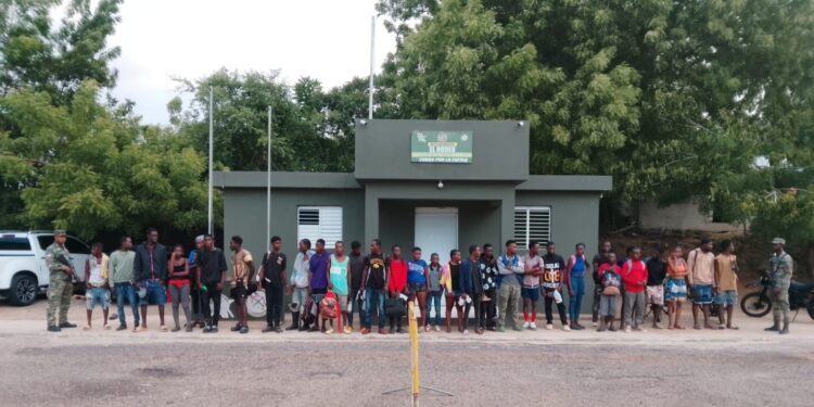 Ejército intercepta a 63 haitianos indocumentados durante operativos en Dajabón