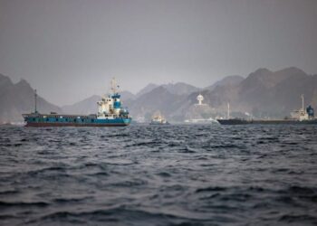 Irán ataca petroleros intentaron cruzar Ormuz con ayuda de EU