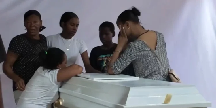 Velan a joven que murió tras incidente con la Policía en Herrera