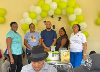 CONAPE Dajabón festeja por adelantado el Día del Padre con sus envejecientes