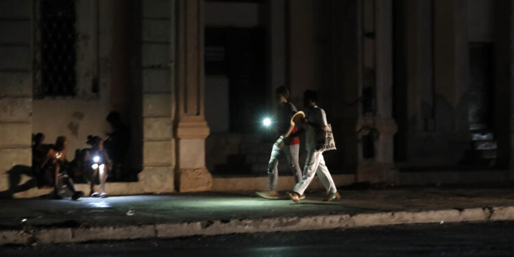CUBA: Nuevo apagón deja sin suministro eléctrico toda la isla