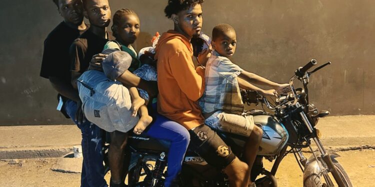 Ejército detiene a tres dominicanos vinculados al transporte de migrantes indocumentados en Valverde y Santiago Rodríguez