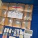 Autoridades incautan 13 pacas de marihuana ocultas en vehículo y arrestan a dos personas
