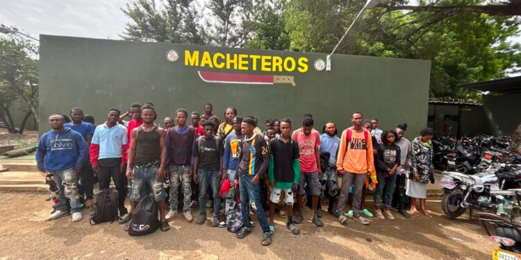En intervenciones apoyadas con unidades de drones Ejército detiene a 82 haitianos indocumentados en Dajabón y Valverde