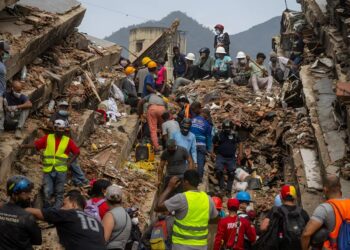 Venezuela eleva más de 4.560 las víctimas por los terremotos