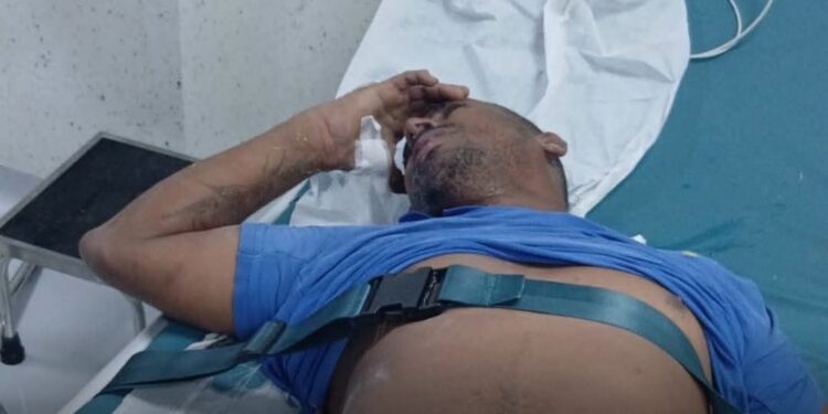 Hombre es arrestado tras herir a otro bajo custodia policial en Dajabón