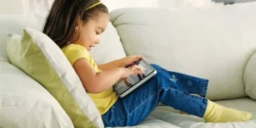 Sin celular en aulas ni menores con redes