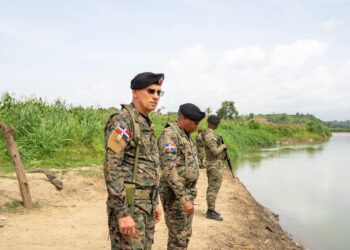 Comandante del Ejército supervisa destacamentos y puestos fronterizos en Elías Piña