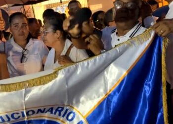 Desfilan junto al féretro del presidente del PRM fallecido Juan Agustin Zapata en Dajabón