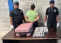 Policía Nacional apresa a una mujer con ocho paquetes de presunta cocaína en Pedernales