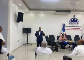 Escogen al dirigente comunitario José Luis Contreras  representante de la provincia ante el Pleno del CCDF en Montecristi