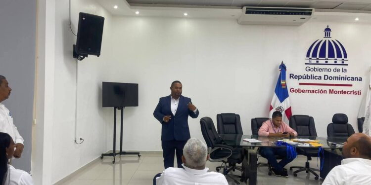 Escogen al dirigente comunitario José Luis Contreras representante de la provincia ante el Pleno del CCDF en Montecristi