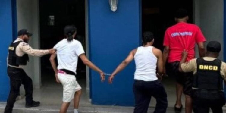 Autoridades detienen varias personas y ocupan droga en la provincia Dajabón 