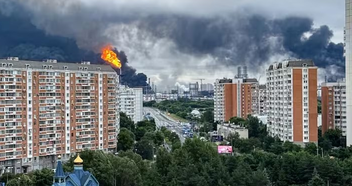 Rusia denuncia lanzamiento de más 400 drones contra Moscú