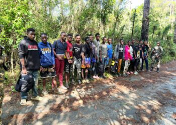 Patrullas del Ejército interceptan a 54 migrantes indocumentados en Montecristi y Santiago Rodríguez