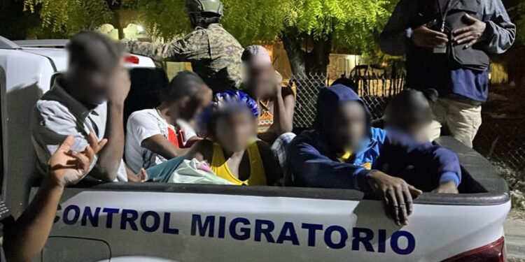 Por Elías Piña salieron 406 de los 763 deportados este martes 7 de julio; DGM detuvo 948 indocumentados