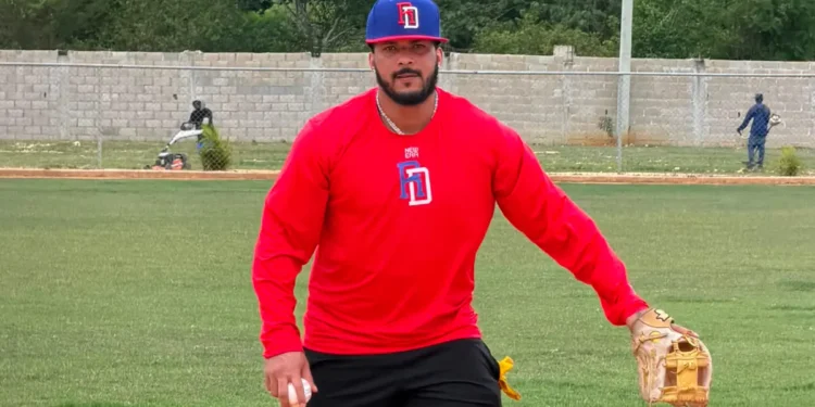 Franco practica con el equipo dominicano para Santo Domingo 2026