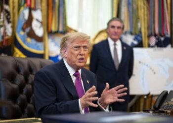 Trump ahora pide renombrar océanos Atlántico y Pacífico
