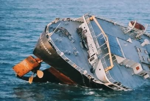 Barco de Dominica se hunde en mar Negro tras ataque drones