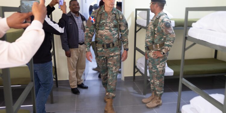 En Pedernales Comandante del Ejército entrega remodelado el destacamento Cabeza de Agua