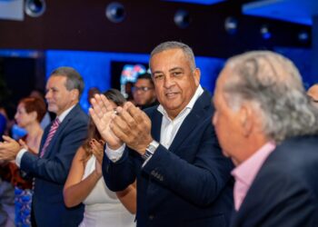 Liga Dominicana de Fútbol reconoce al vicealmirante Lee Ballester por sus aportes al desarrollo de esa disciplina