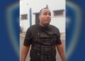 Joven con orden de arresto por presunto homicidio se entrega a la Policía en Puerto Plata