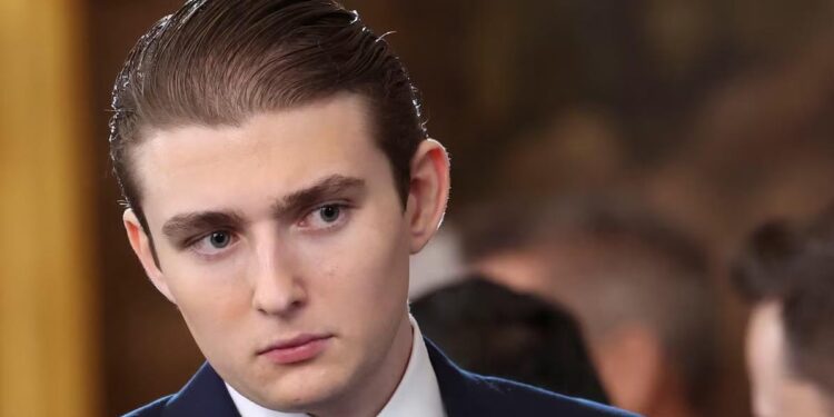 Medios estatales iraníes difunden video que ofrece US$10 millones por la vida de Barron Trump