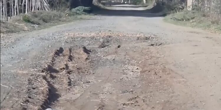 Reclaman asfaltado de calles y carretera principal en Aminilla Partido Dajabón