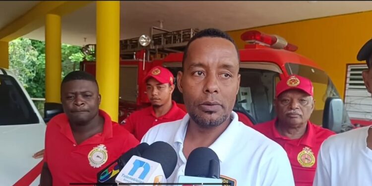 Cuerpo de bomberos del municipio Restauración lleva más de un años esperando promesa del Senador Ney Rodríguez de entrega de un camión bomba.