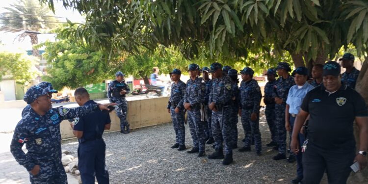 DICRIM apresa a ¨Julito el Guardia¨ con presunta cocaína en Montecristi