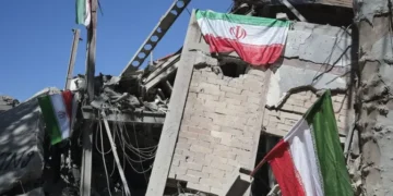 Irán reporta ataques estadounidenses contra la isla de Larak