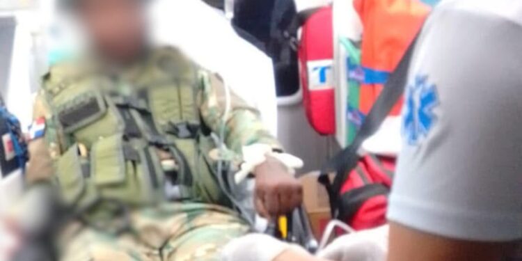 Haitiano indocumentado hirió a machetazos a militar durante operativo de la DGM en Valverde