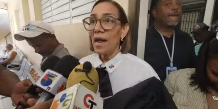 Comunicadores y militar del SENPA llegan acuerdo de respeto en fiscalía de Montecristi