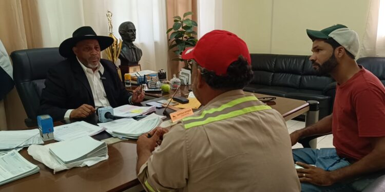 Alcaldía de Dajabón da 72 horas para desalojar negocios improvisados frente al nuevo hospital provincial