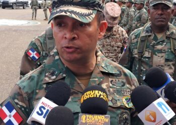 Comandante General del Ejército inicia supervisión en la frontera: recorre tramos de la verja desde Manzanillo hasta Dajabón este Jueves